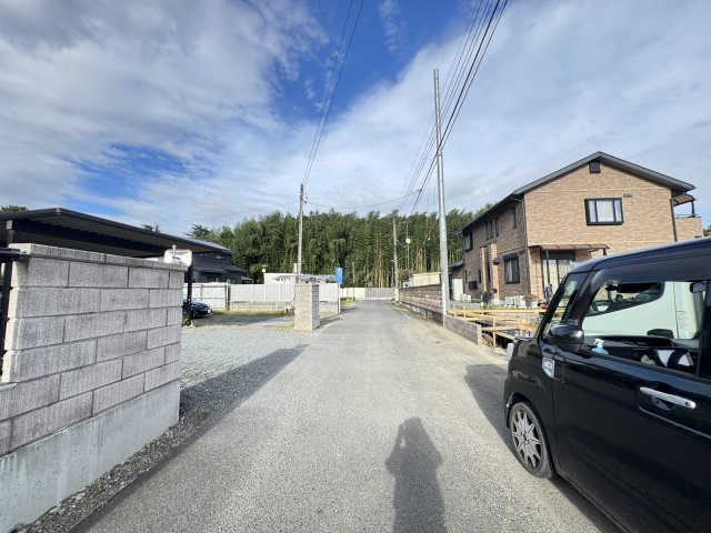 新築　高崎市綿貫町第３　Livele Garden.S　１号棟の前面道路含む現地写真|現地写真　北側接道幅員約4.7ｍ