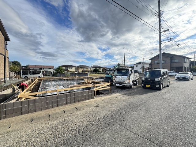 新築　高崎市綿貫町第３　Livele Garden.S　１号棟の駐車場|現地写真　駐車スペースは並列3台分可能です！
