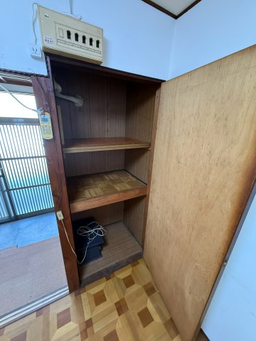 花園段ノ岡町テラスの収納|板の間の収納です。