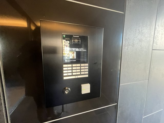 ブランシエスタ南吹田パークサイドの玄関