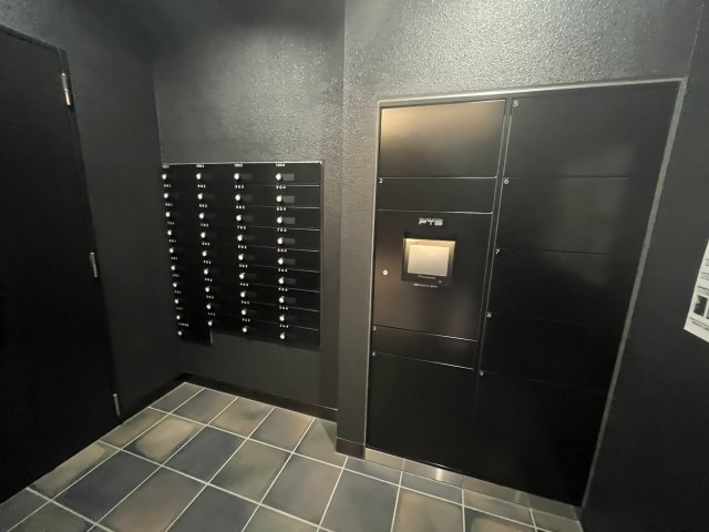 ブランシエスタ南吹田パークサイドのエントランス