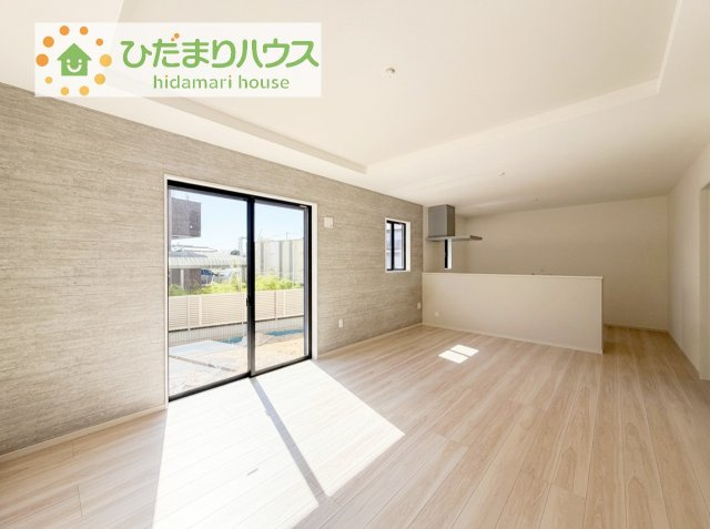 【居間・リビング】 | つくば市要4期　新築戸建　2号棟 | ママがひとりにならない、リビングとつながるオープンキッチンなら家族のお手伝いも増え、会話がうまれます(*^-^*)