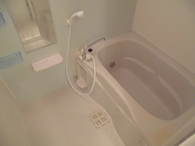プロムナード弐番館の浴室|日々の疲れを癒すお風呂付です