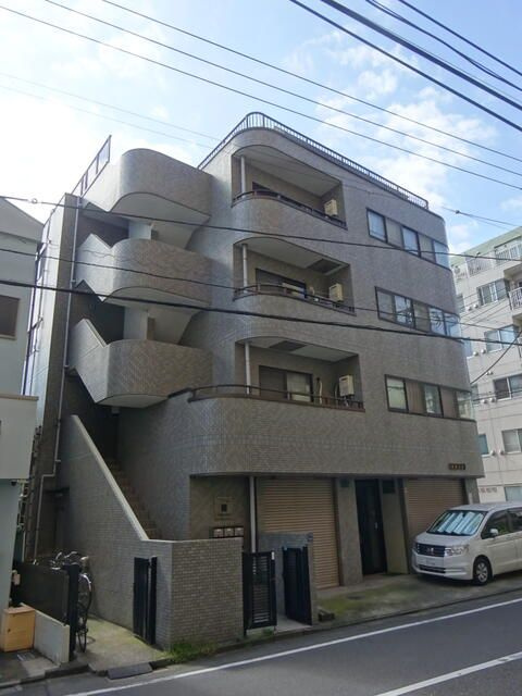 クリスタルマンションの外観
