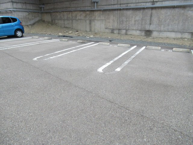 ベルフィオーレの駐車場