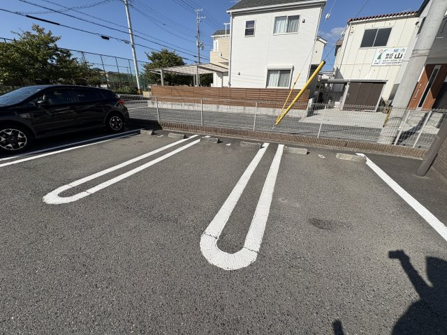 グランド・サン・フローラＭの駐車場