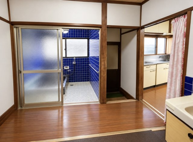神埼市千代田町　元美容室の店舗付き戸建てです！の脱衣所
