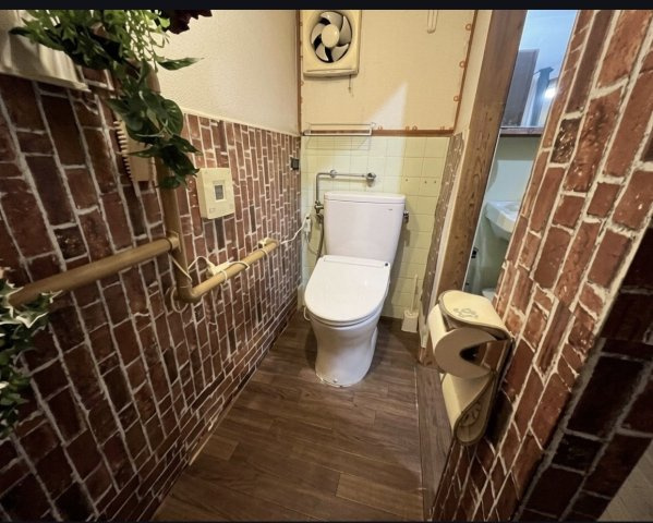神埼市千代田町　元美容室の店舗付き戸建てです！のトイレ