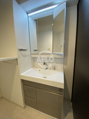エステムコート谷町九丁目の独立洗面台|エステムコート谷町九丁目　洗面化粧台