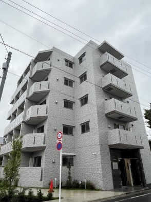 【外観】 | アンベリール吉祥寺イースト | 鉄筋コンクリート造のがっちりとした建物。