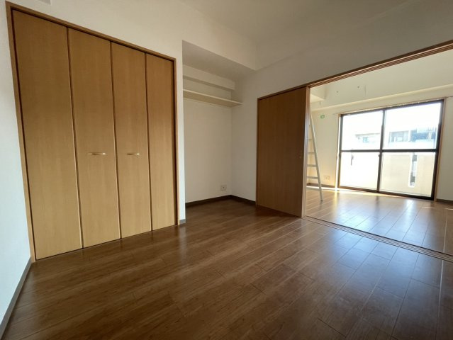 ロイヤルコートヤード西宮の洋室|きれいな洋室です