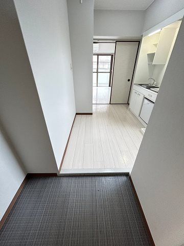 リーフ塚口の玄関