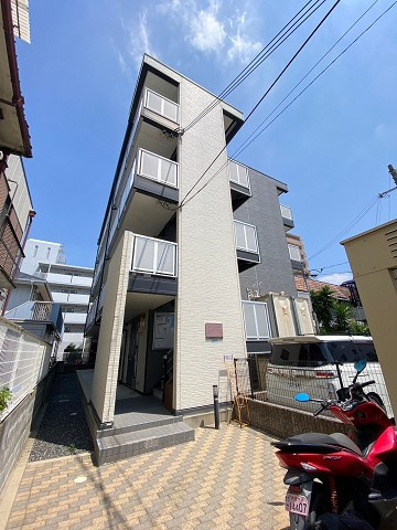 レオパレスドゥジェーム鳴尾の外観