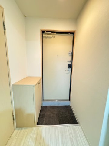 クラビス上町台の玄関