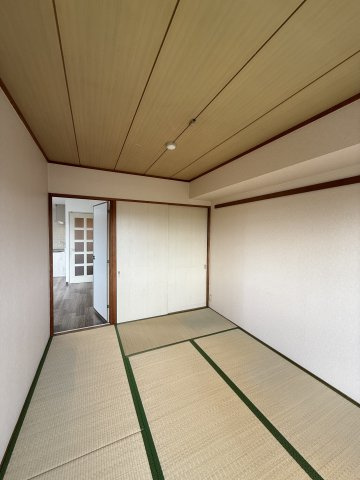 アヴェニール塚口の洋室