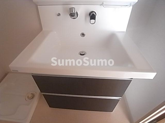 ディアコート新長田の独立洗面台|独立洗面化粧台が付いています