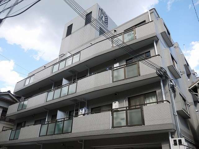 サンビルダー新神戸の外観