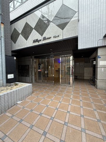 ヴィレッジリバー千日前のエントランス