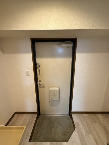 ヴィレッジリバー千日前の玄関
