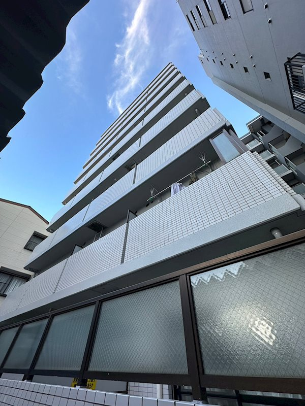グランデール新神戸の外観