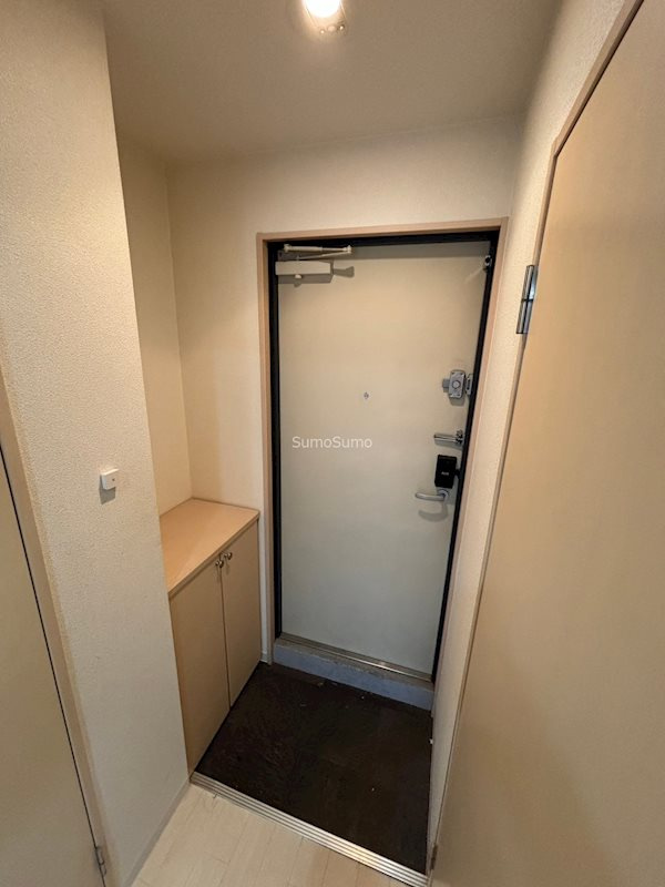クラビス上町台の玄関