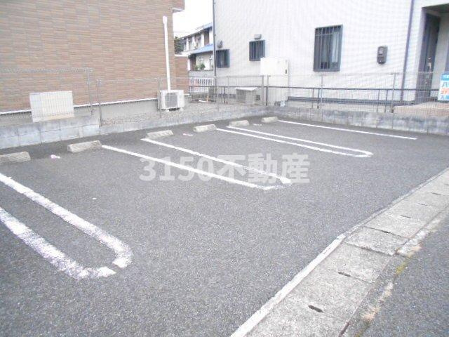 ポラリスの駐車場|駐車場があります