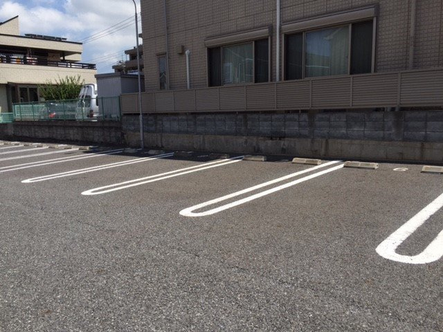 タイムズスクエアⅢの駐車場|広々としたバルコニーです