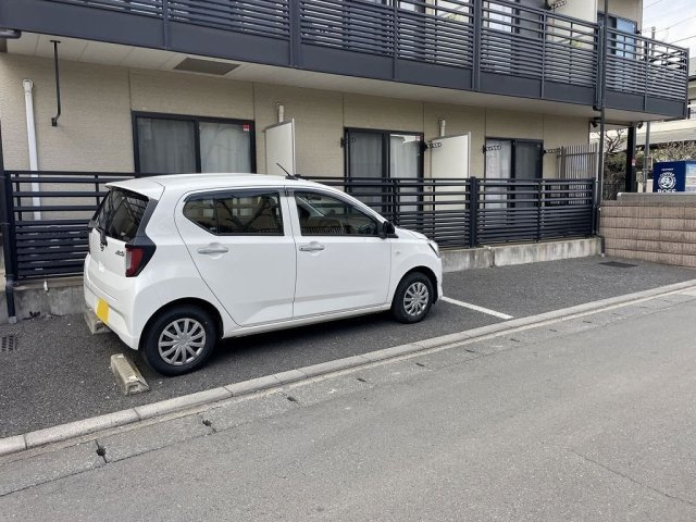 レオネクスト見沼の駐車場