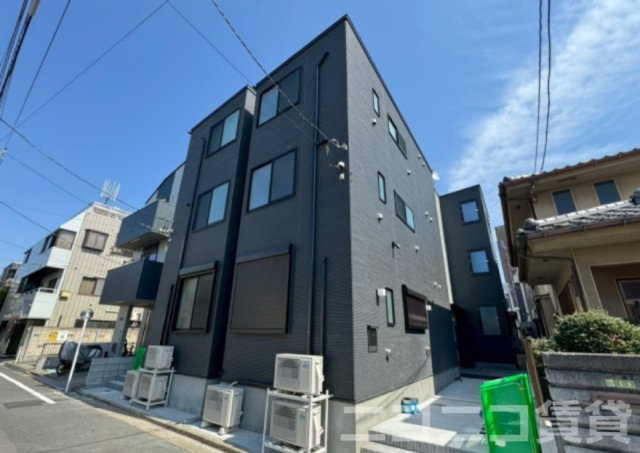 足立区千住緑町３丁目のアパートの外観