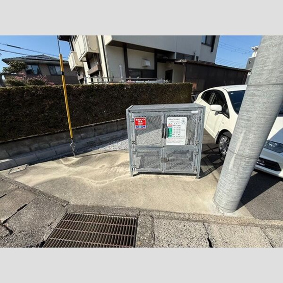 【その他共用部分】 | レーヴスクエア | 敷地内のごみ置場です
