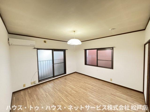 タンジーハットの居間・リビング