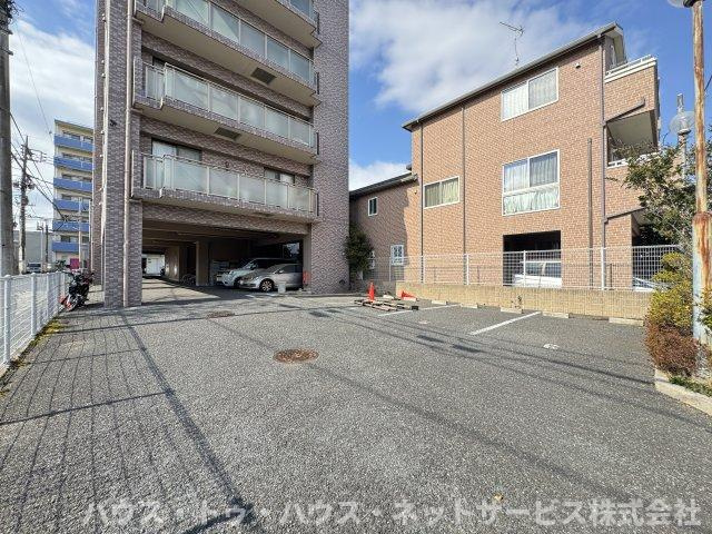 セレーノ．ｍの駐車場