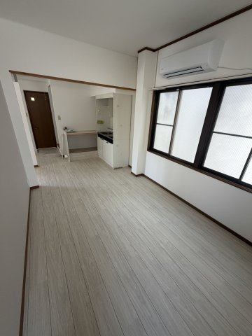 宮内町アパートの居間・リビング