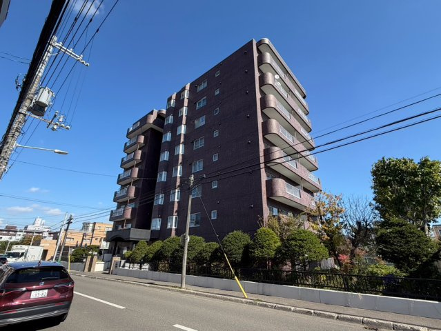 ロジェ山鼻の外観