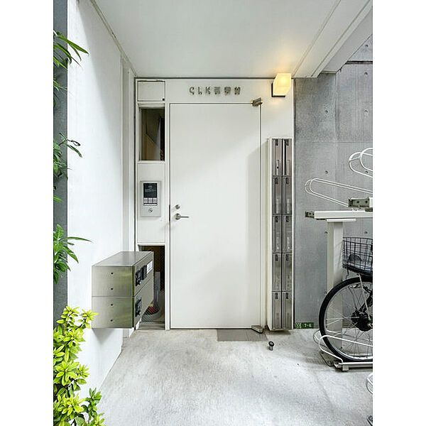 CLK茗荷谷の玄関|オートロックで安心です。
