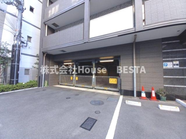 エスリード神戸三宮の駐車場