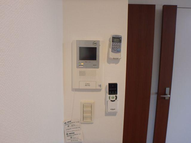 レガーロ旭町のセキュリティ|インターホンで訪問者を確認できます。