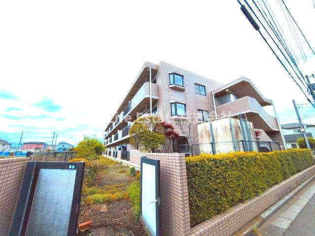 サンプレイスの外観