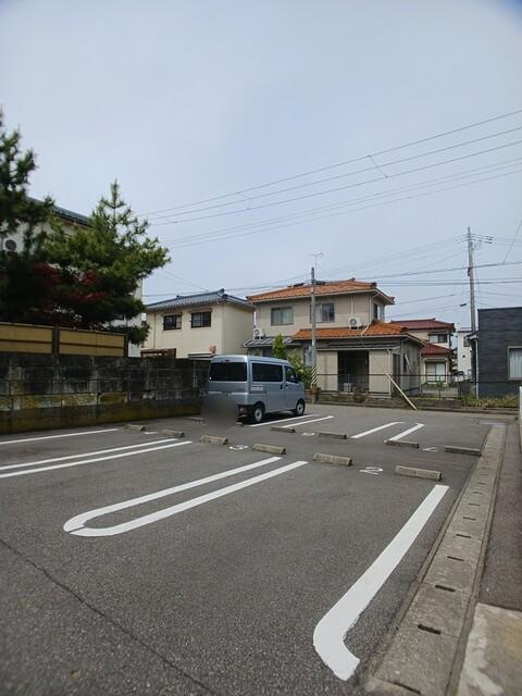 ベルクローバーの駐車場