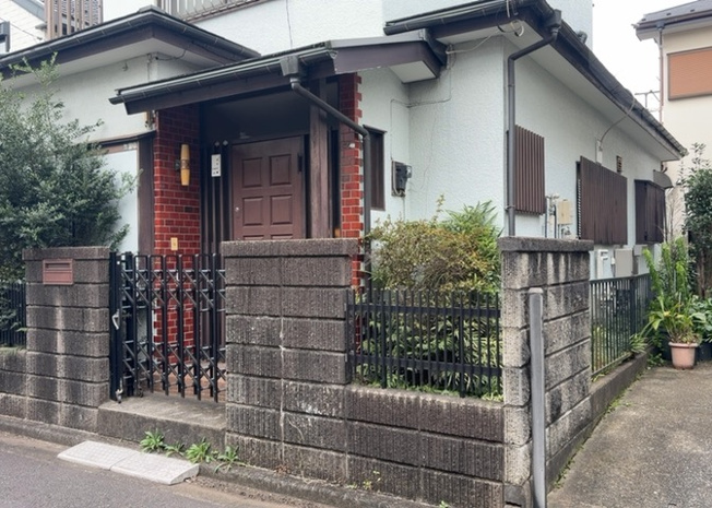 【外観】 | 陽光台売地 | 土地購入を検討されている場合、境界杭がない状態で購入してしまうと境界確定測量をする必要があり、費用がかかります。購入の前に、売主、隣土地所有者立ち合いのもと境界を確定し境界杭を設置するのがベストです。