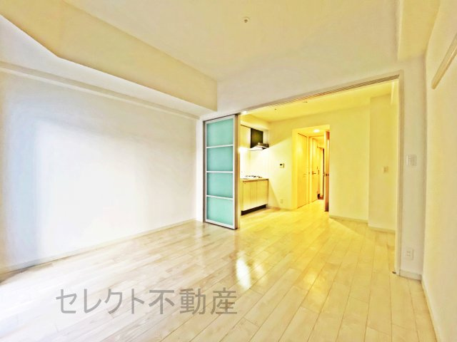 プレサンスジェネ栄の居間・リビング