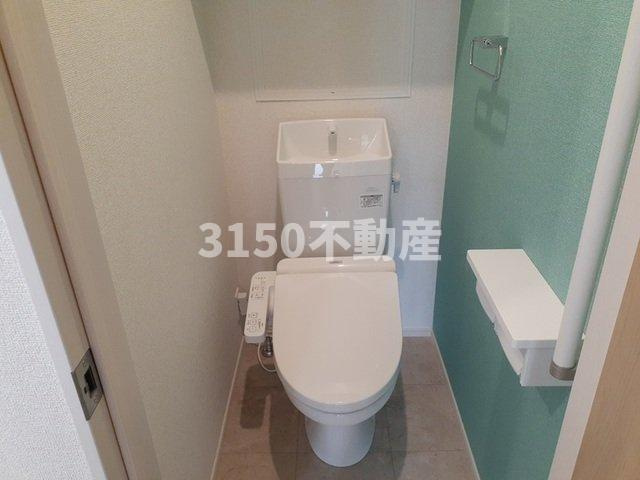 リクォーレⅡのトイレ|落ち着いた色調のトイレです
