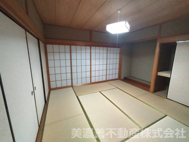 ６７５７０　岐阜市細畑4丁目中古戸建の和室