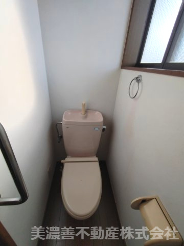 ６７５７０　岐阜市細畑4丁目中古戸建のトイレ