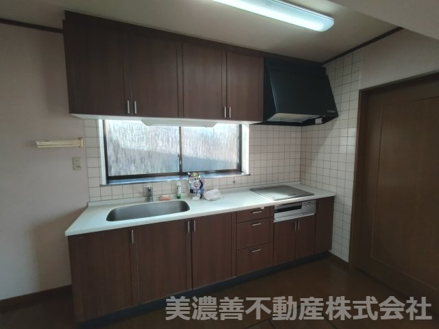６７５７０　岐阜市細畑4丁目中古戸建のキッチン