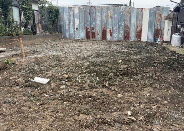 【外観】 | 上依知売地 | 土地の形が極端に長細かったり、狭小地、あるいは道路との高低差がある傾斜地だった場合、後々売ろうとしても買い手がつかない場合もあります。後々、売却することになった時に価値の下がらない土地を選びましょう。