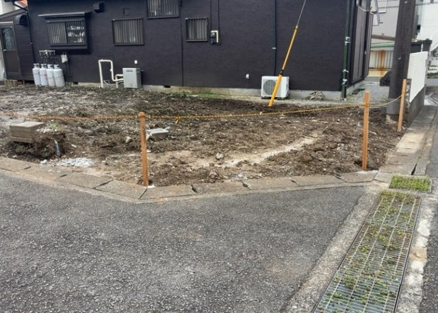 【外観】 | 上依知売地 | 土地購入を検討されている場合、境界杭がない状態で購入してしまうと境界確定測量をする必要があり、費用がかかります。購入の前に、売主、隣土地所有者立ち合いのもと境界を確定し境界杭を設置するのがベストです。