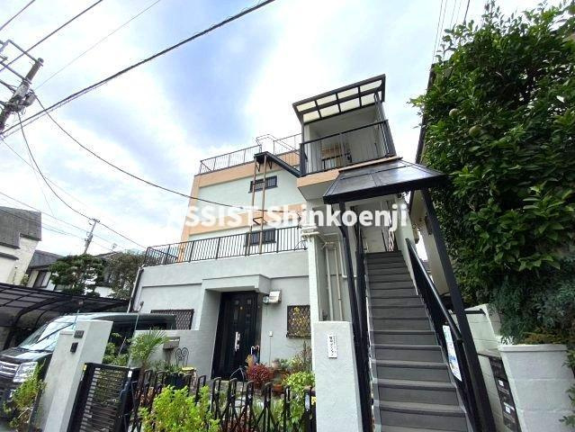 田中マンションのエントランス