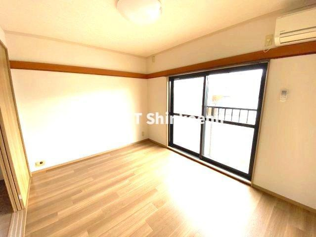 田中マンションの洋室