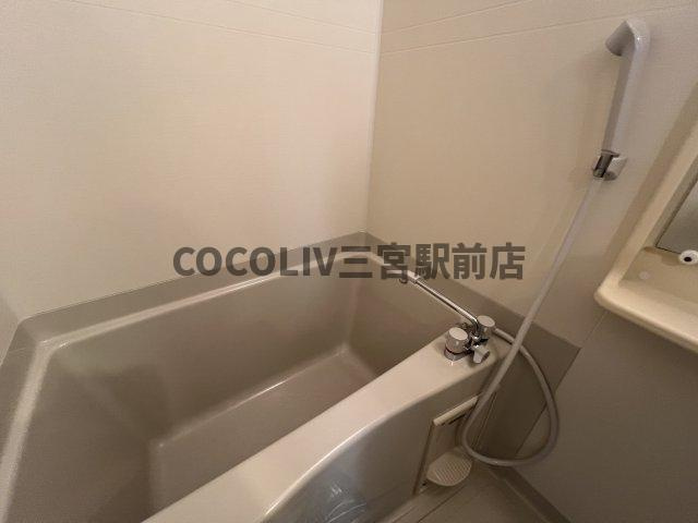 プレサンス三宮フラワーロードの浴室|同物件別部屋写真